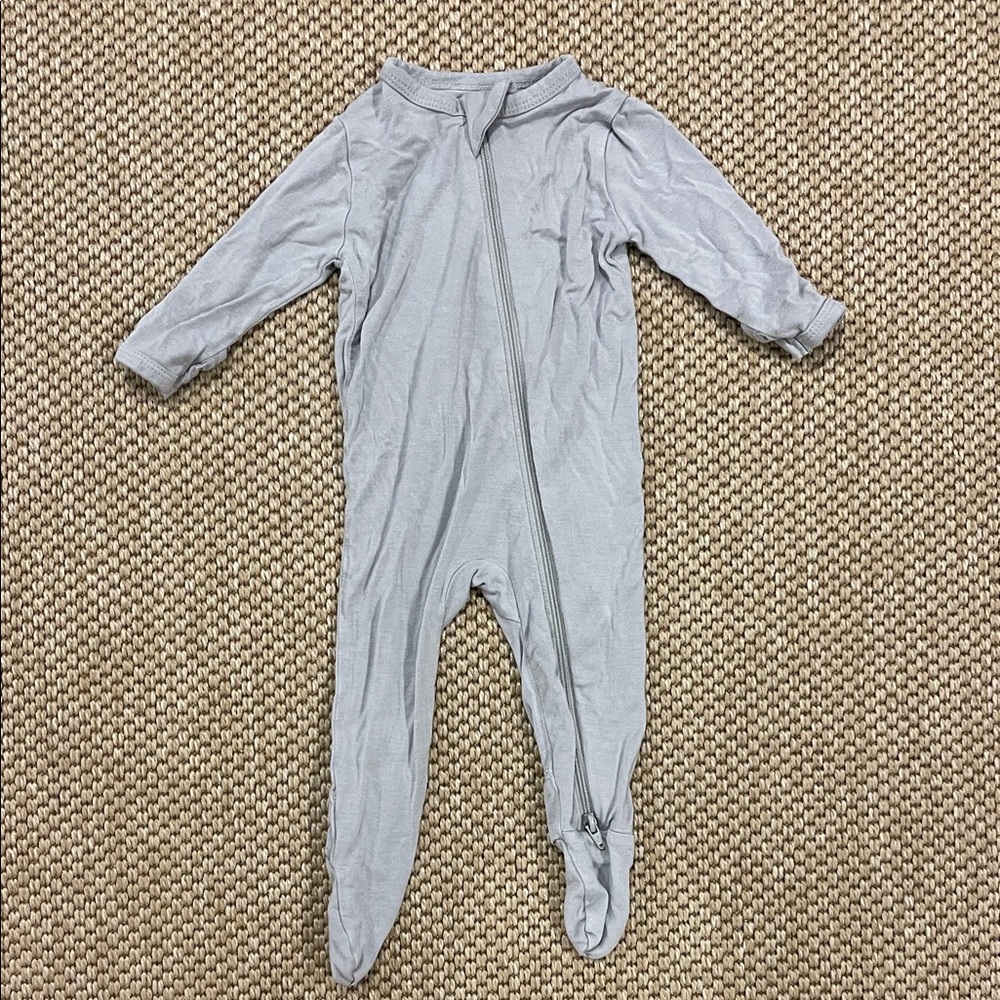 Kyte BABY Soft Light Gray Footie Onesie
